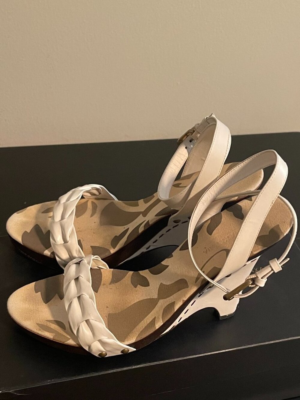 BCBG Sz 7.5 platform off white sandals
